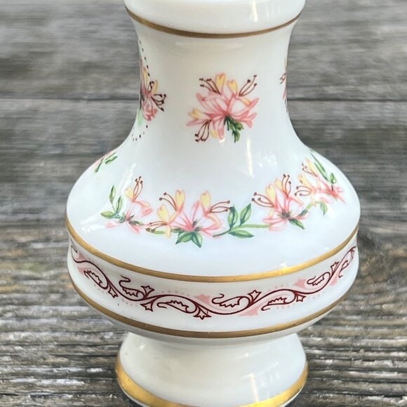 1982 Franklin Mint Flowers of the Victorian Year Mini Honey Suckle June Bud Vase - Picture 3 of 8